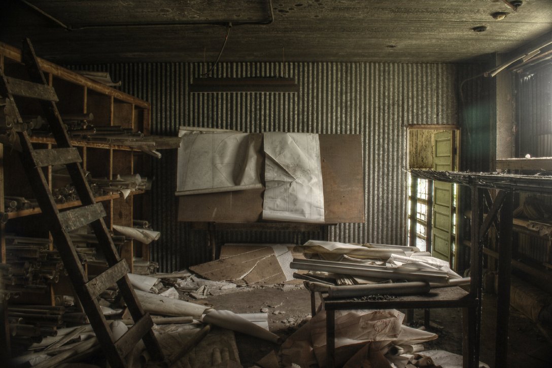 Luminance HDR 2.3.0 tonemapping parameters: Operator: Mantiuk06 Parameters: Contrast Mapping factor: 0.31 Saturation Factor: 1.11  Detail Factor: 5.6  ------ PreGamma: 1.24