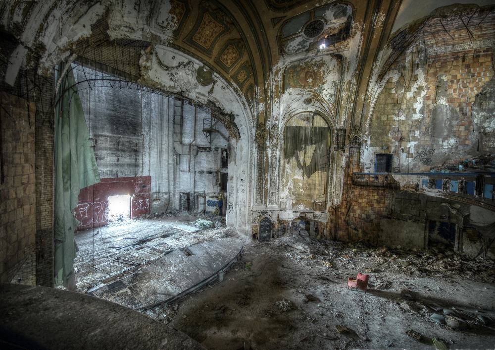 Luminance HDR 2.3.0 tonemapping parameters: Operator: Mantiuk06 Parameters: Contrast Mapping factor: 0.1 Saturation Factor: 0.8  Detail Factor: 1  ------ PreGamma: 1