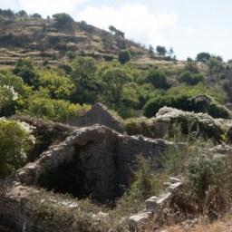 The Ghost Towns of Greece: Sinies